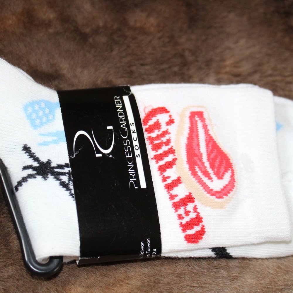 1 Pair Princess Gardner White Barbeque Theme Socks ~9-11~🌻
